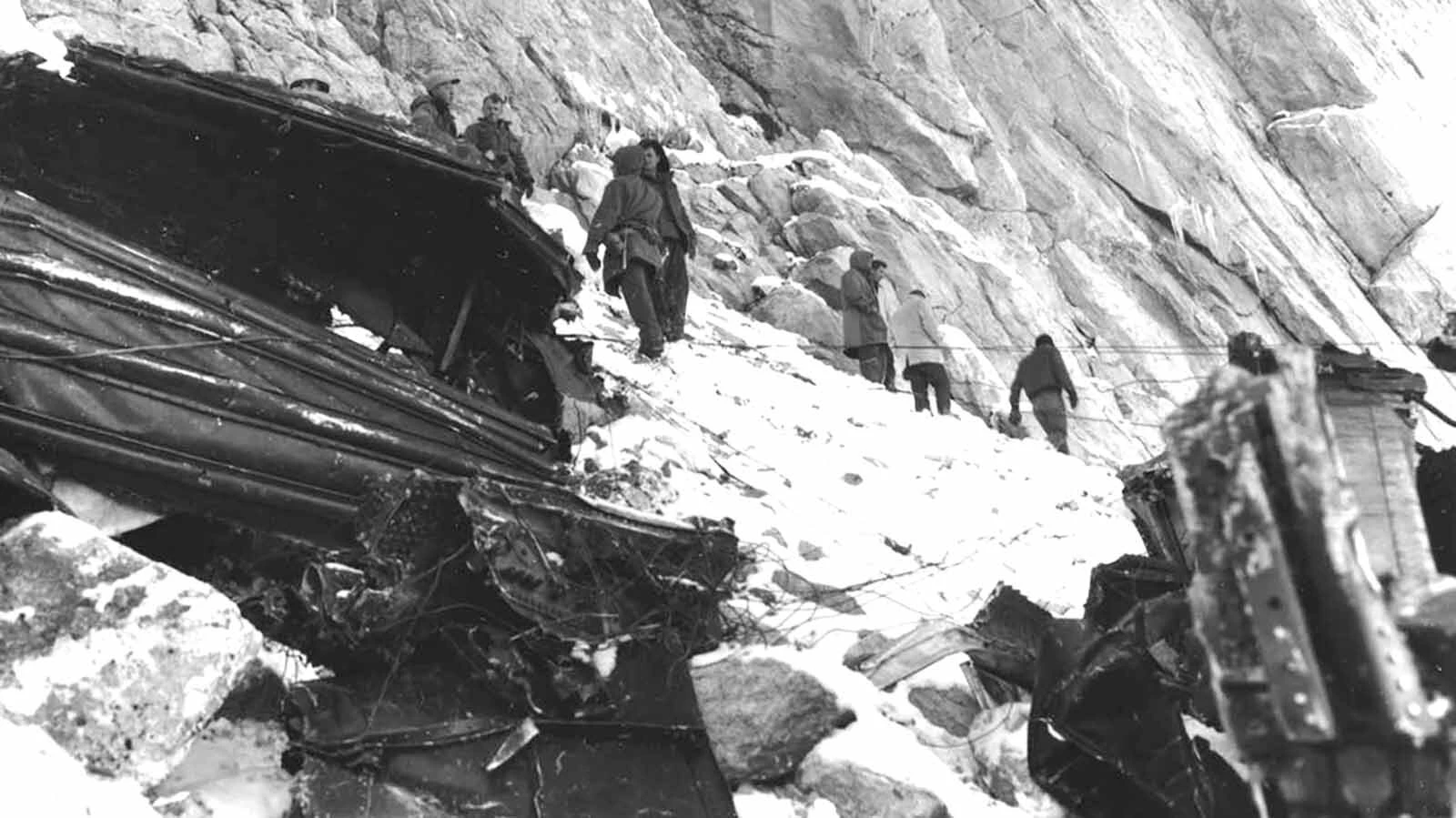 United Airlines officials organized efforts to recover the bodies of the 66 victims of the October 1955 crash.