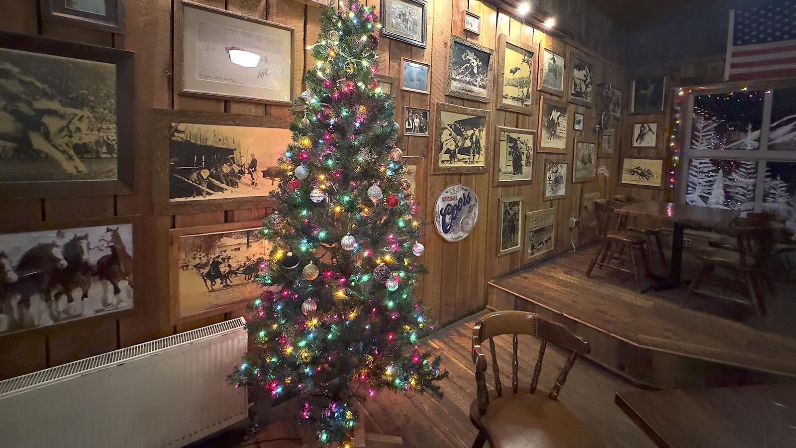 Locals descended on Stacey’s and decorated it for Christmas.