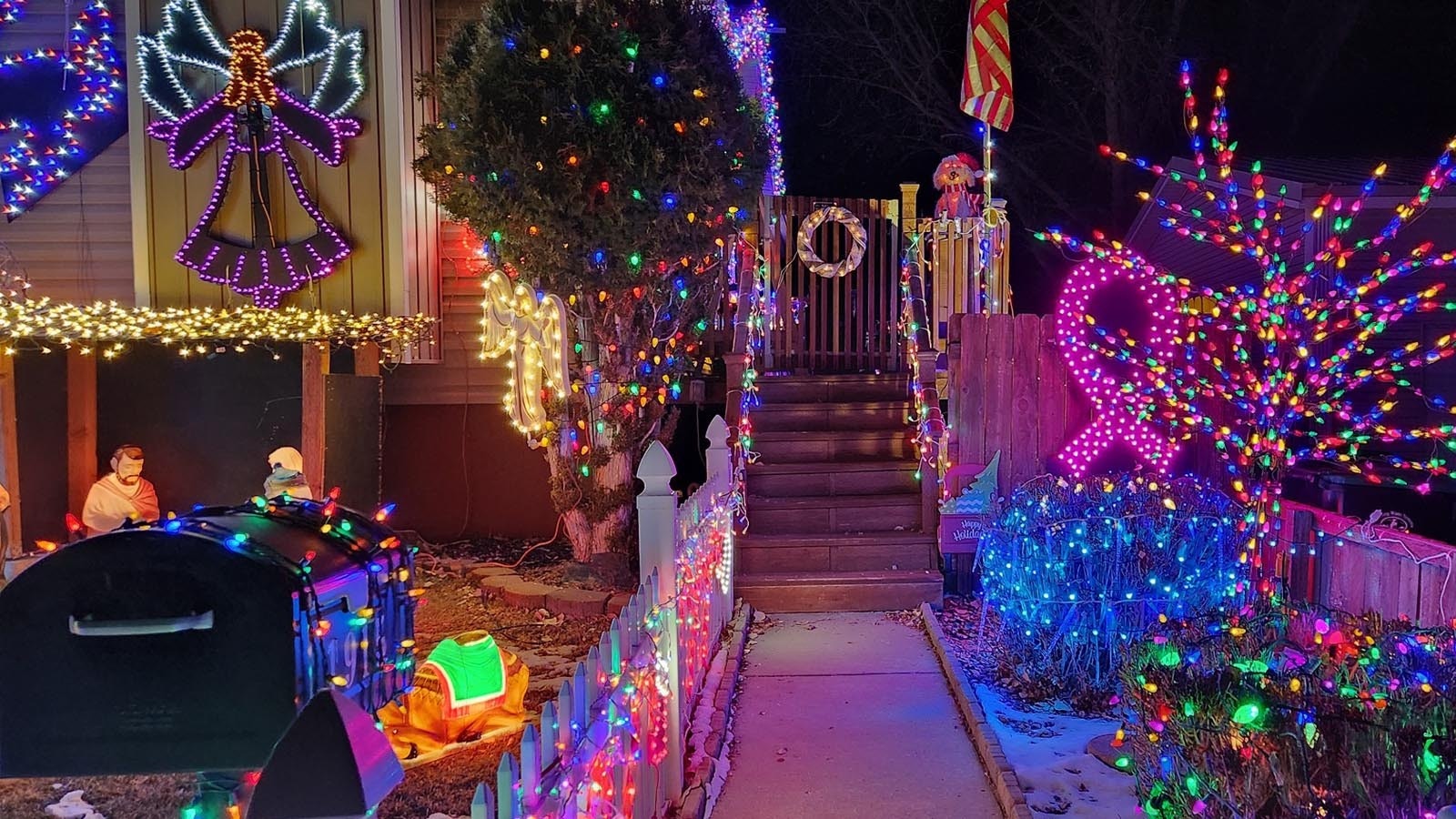 Folks in Green River may not know Robert Bostick personally, but they know his house. It’s the one covered in thousands of holiday lights forming the Grand Tetons, life-sized wildlife cutouts and his tribute to all things Wyoming.