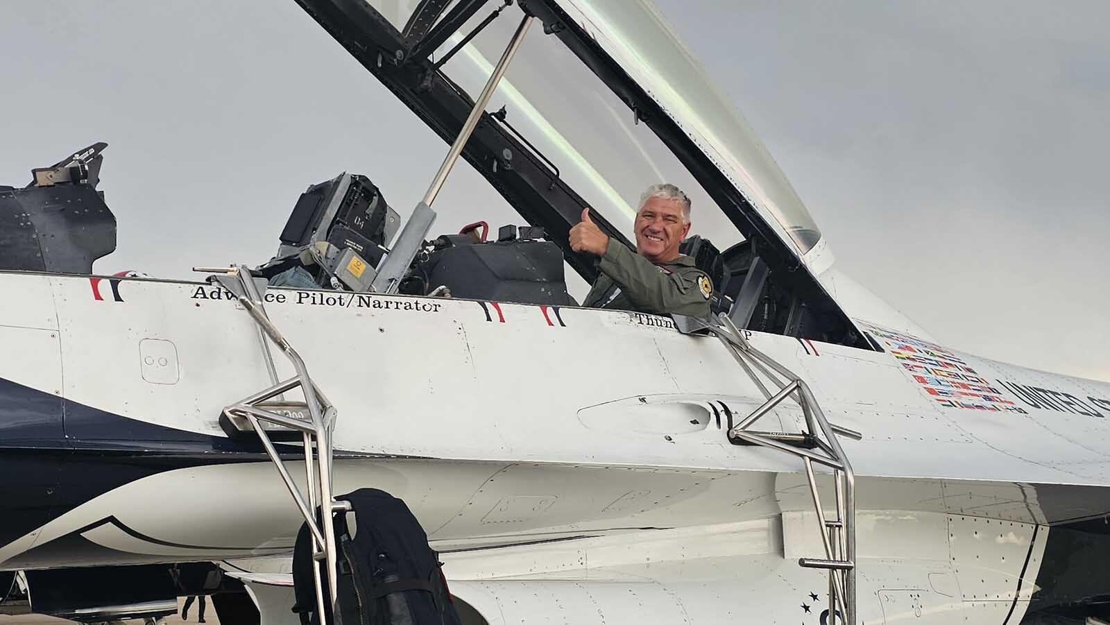 Brian "Alf" Grzegorczyk  gives Cowboy State Daily a thumbs up after his Hometown Hero Flight with the Thunderbirds.