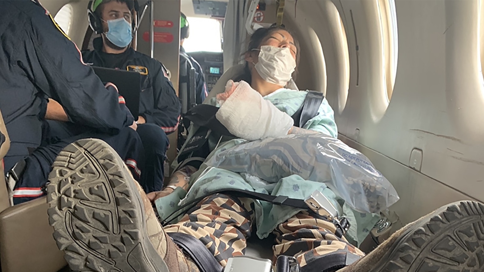 Hand main 10 14 22 copy