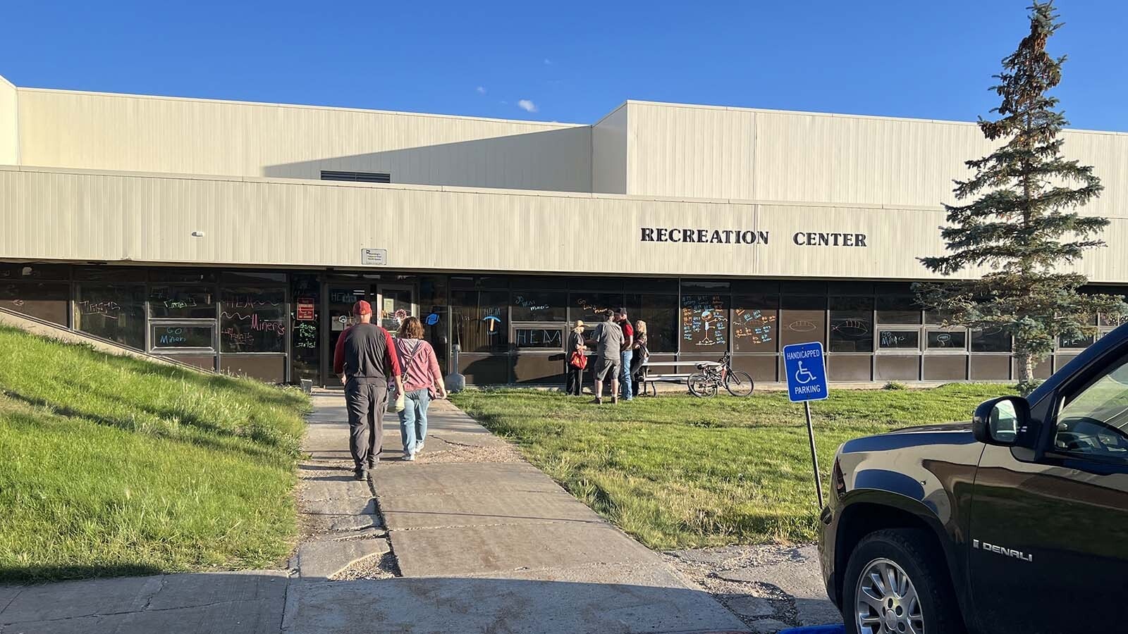 A town council meeting in Hanna had to be moved to the local recreation center on Tuesday, because so many people showed up to express anger over a proposed new junk ordinance.