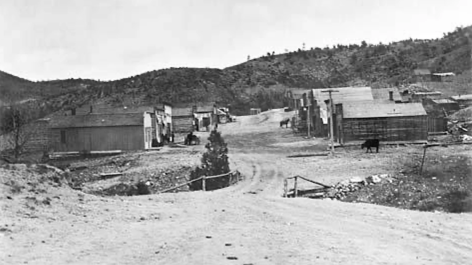 The town of Hartville as it appeared in 1904. Joseph Hauphoff was mayor at that time.