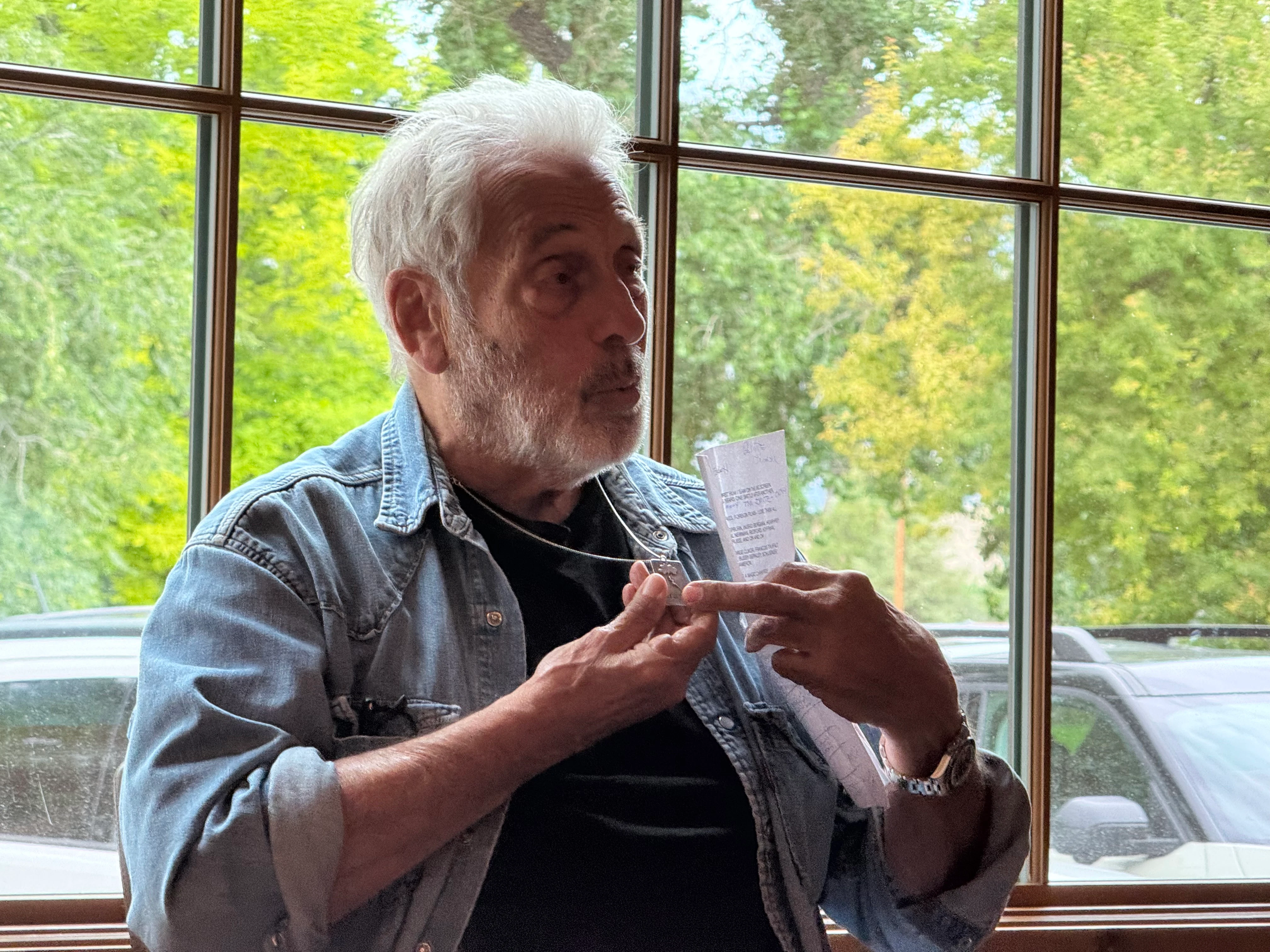 Hollywood producer Hawk Koch shares stories of his career in the Shell Bar in Shell.