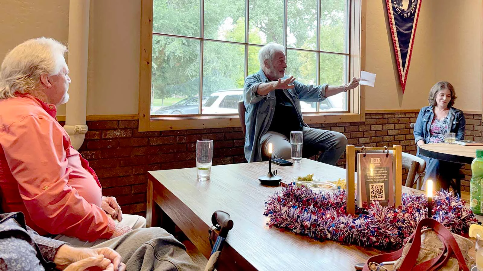 Hollywood producer Hawk Koch shares stories of his career in the Shell Bar in Shell.