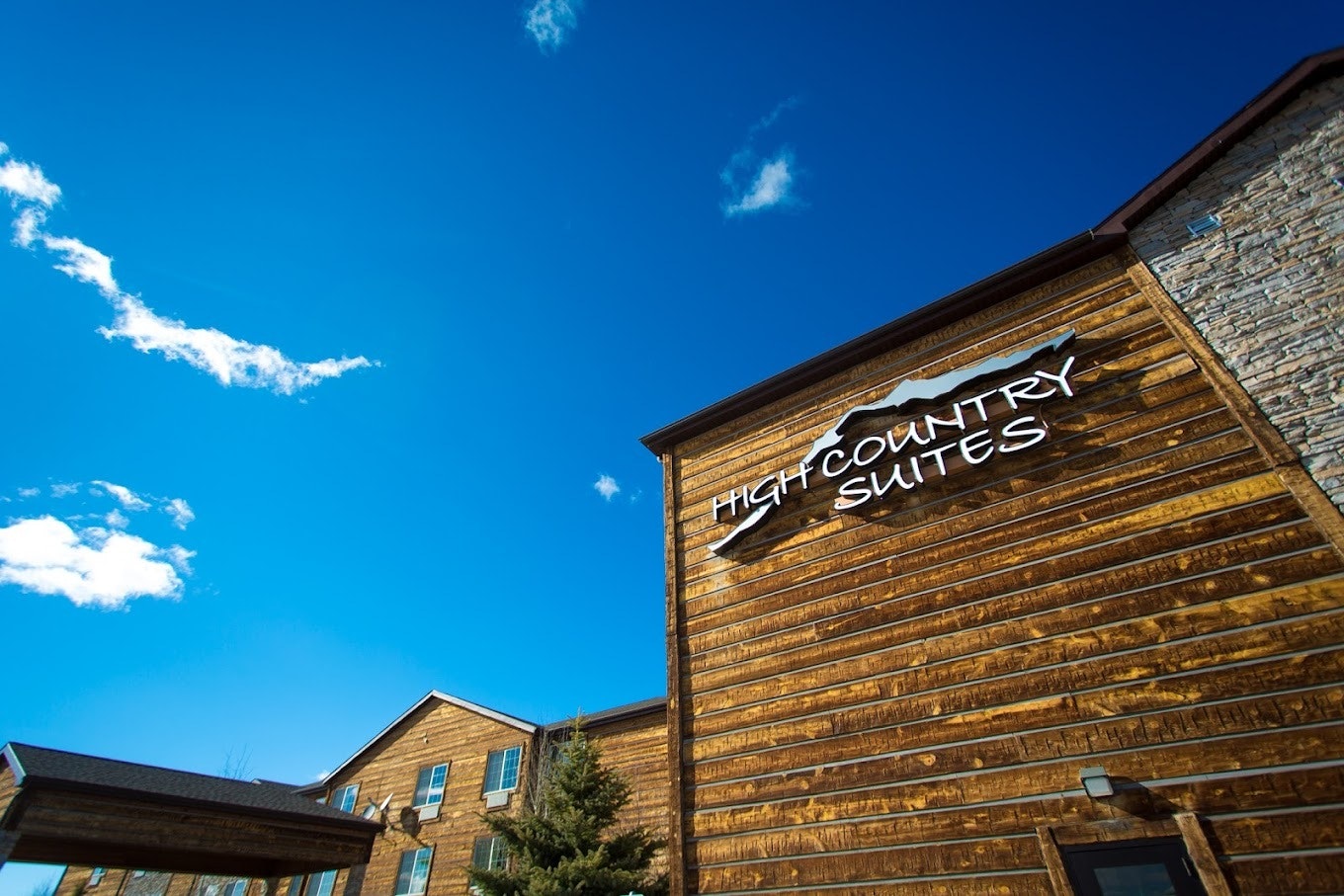 High Country Suites in Pinedale, Wyoming (via Google)