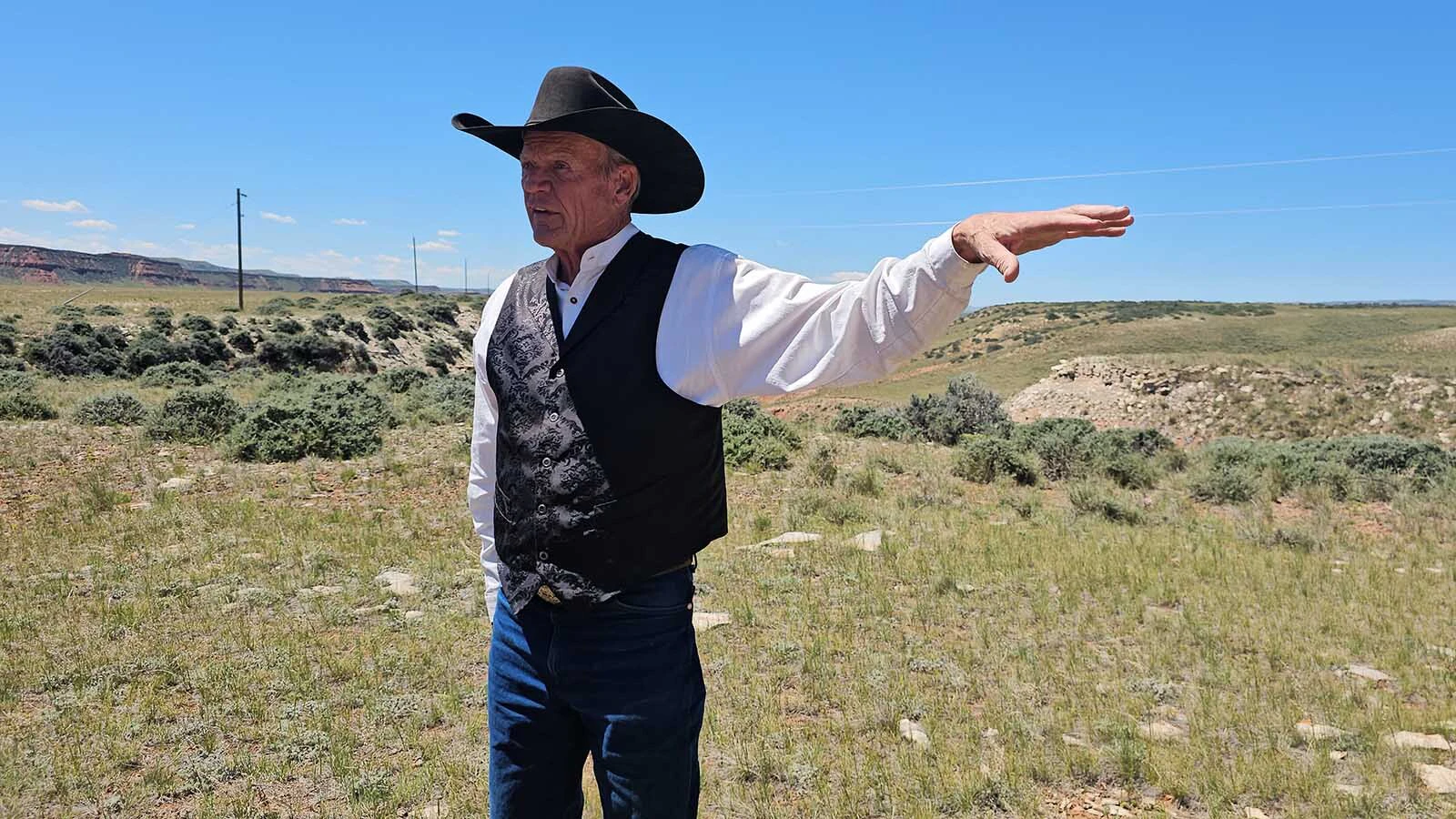Clay Gibbons tells tales of the Hole in the Wall country during one of his private tours.