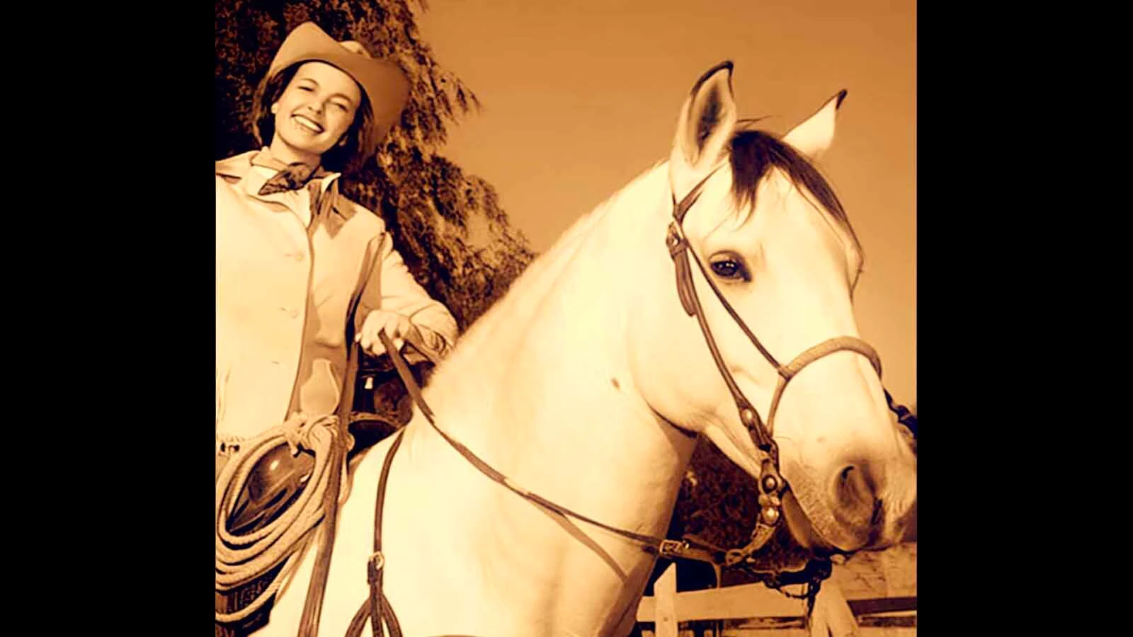 Buttermilk, a Hollywood horse of Dale Evans, was owned and trained by Randall.The gelding ultimately appeared in all but six of the Roy Rogers Show television episodes that aired Sundays from 1951 to 1957.