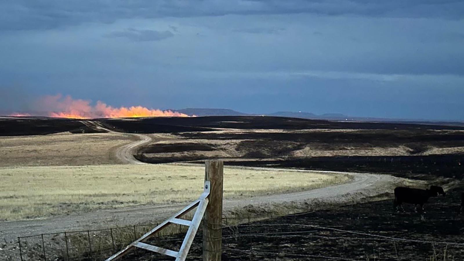 The House Draw Fire burning on the plains off of Buffalo Sussex Cutoff Road.