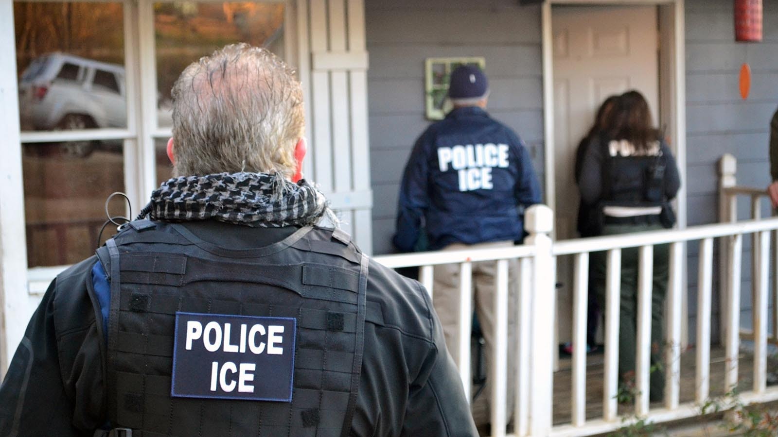 ICE agents Getty Images 635148734 1 23 25