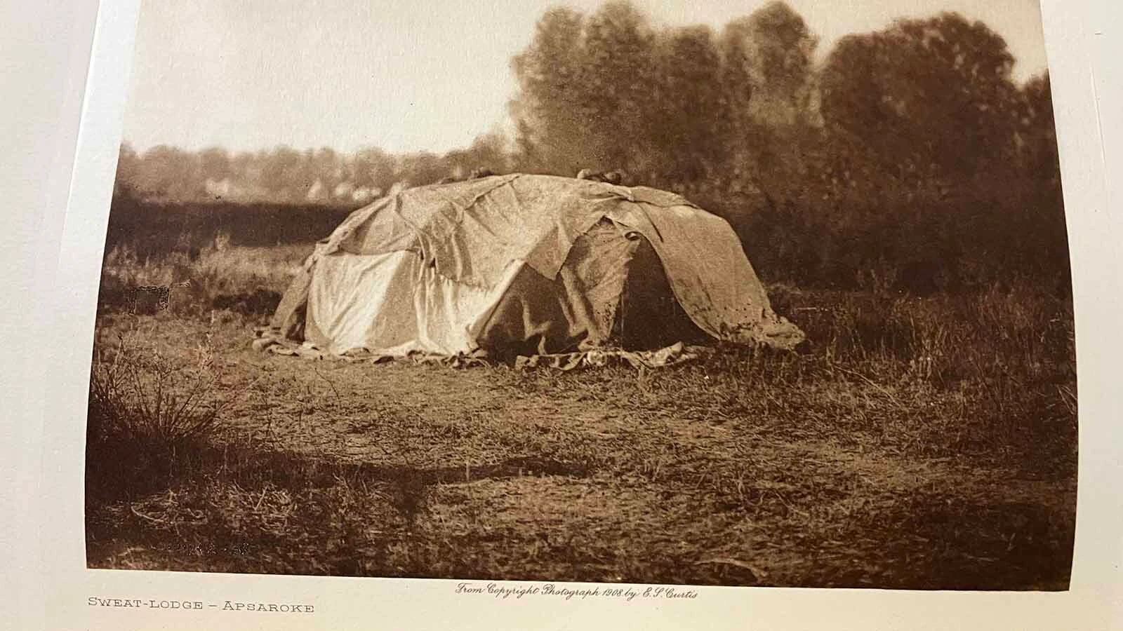 An Apsaroke sweat lodge photo in "The North American Indian," volume four.