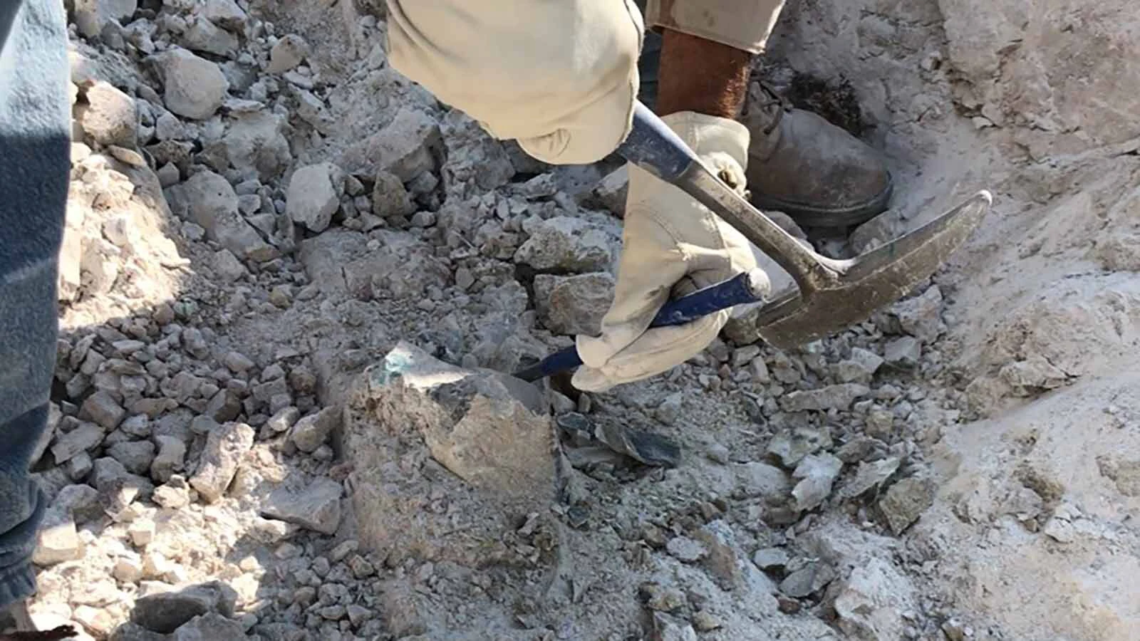 Separarting jade from its host rock near Jeffrey City, Wyoming.