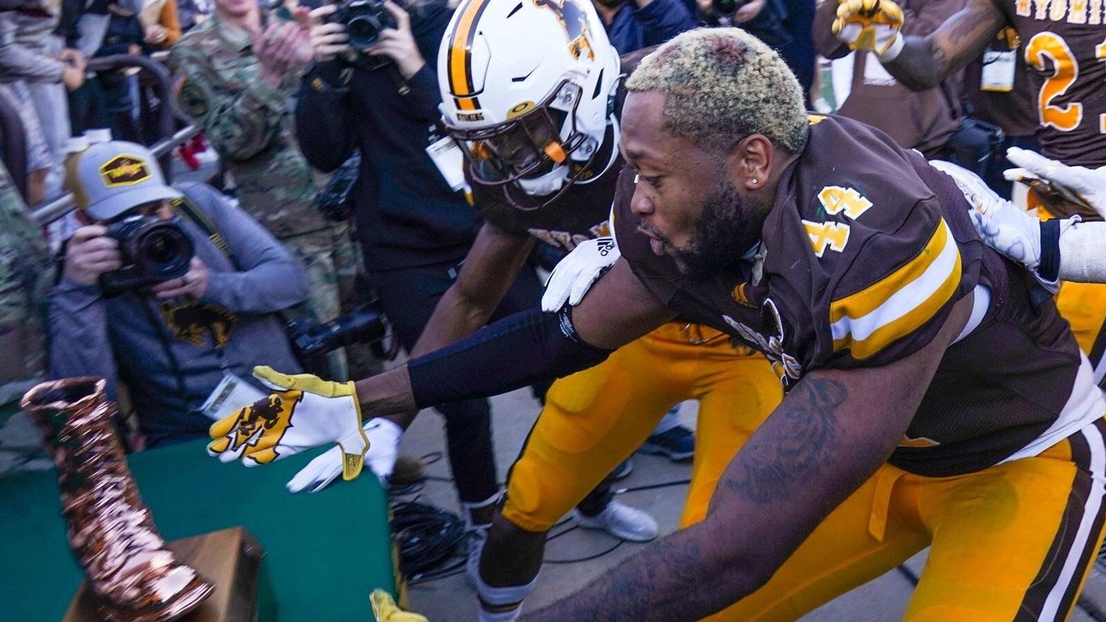 Jones Victor UW vs Colorado State 11 06 2021 TB 01 1