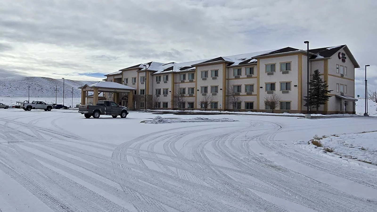 Right now, the Best Western in Kemmerer is the only major hotel chain. That could change once TerraPower finishes its nuclear plant. The hotel is typically quite busy, and was sold out some of the nights Cowboy State Daily was there this winter.