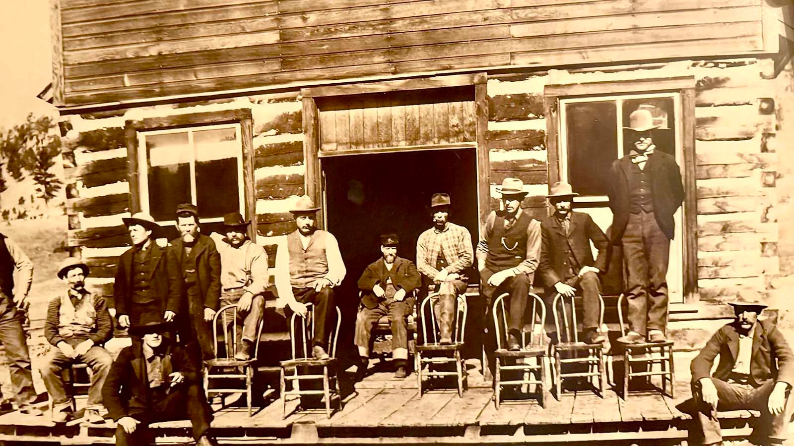Harvey Logan, aka Kid Curry, went on the run after a fight turned deadly and he shot Pike Landusky. Before the December 1894 fight, the Logan brothers, Pike Landusky and James Thornhill posed in this group photograph.
