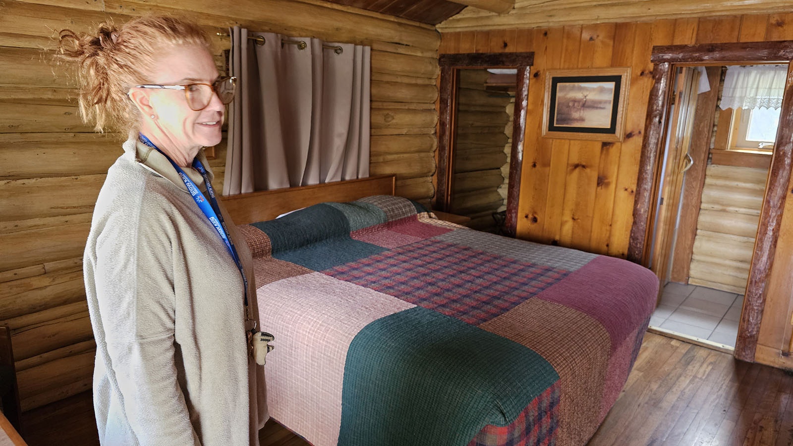 Sereese Kudar talks with Cowboy State Daily about the history of the Kudar Motel.