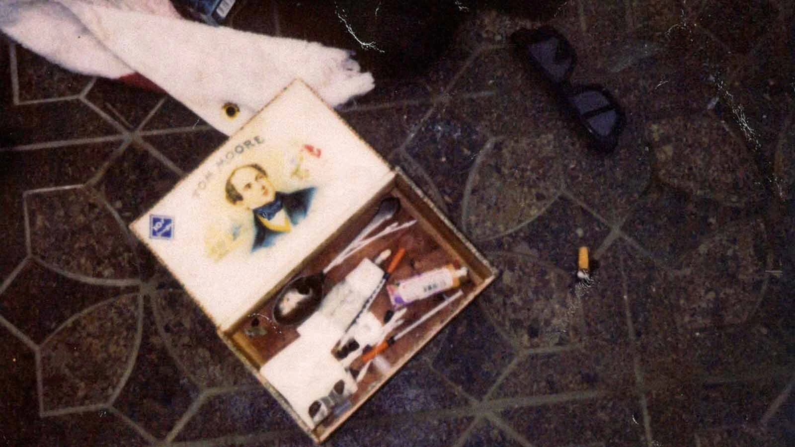 Four rolls of film taken from the scene at Kurt Cobain's house after his body was found in 1994 were devoloped and released in 2014. This is one of the photos on those rolls of film.
