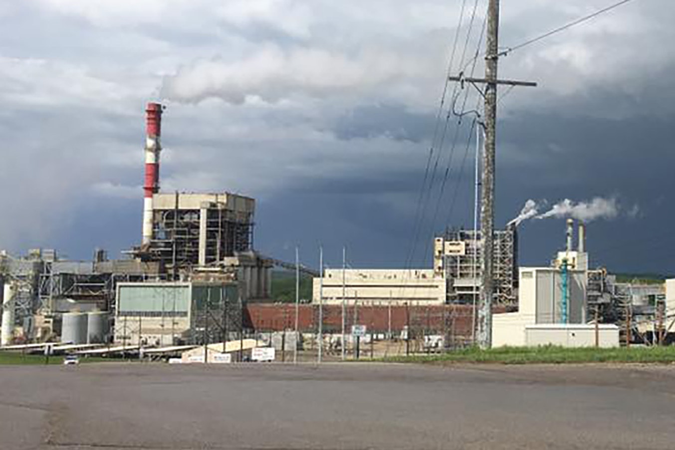 The Lawrence Energy Center in Kansas is a coal-fired power plant that will extend its life to power a new EV battery facility.