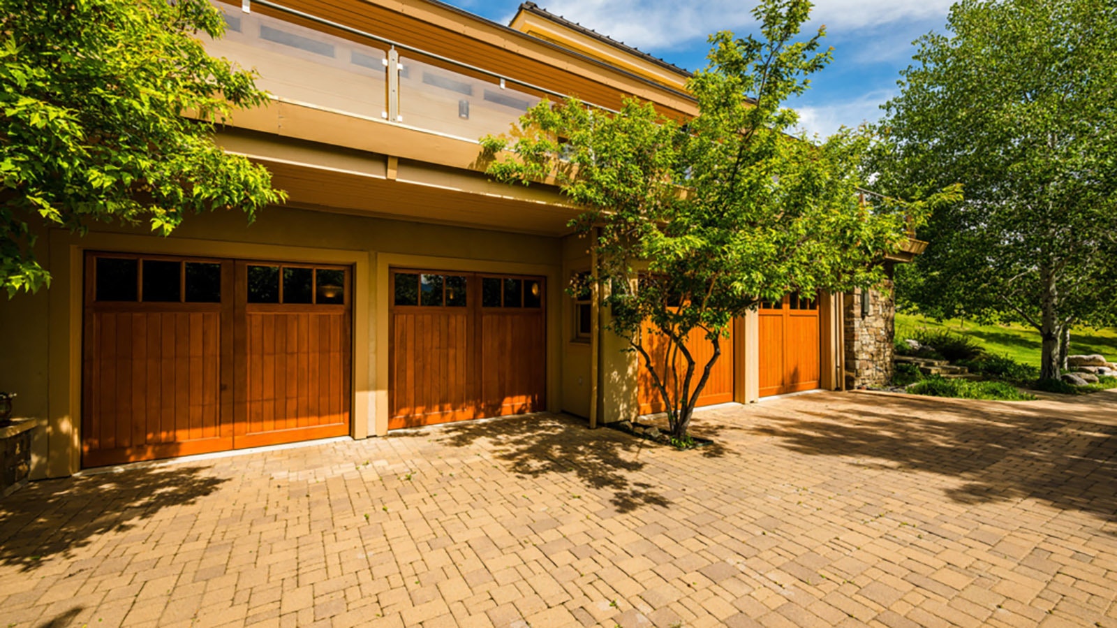 There’s nothing not to like about the fully automatic, 7,500-square-foot Lion Dog Estate in Sheridan, including a waterfall color-therapy tub. It’s unique, stuffed with gee-whiz features for sale, listing at $4.5 million.