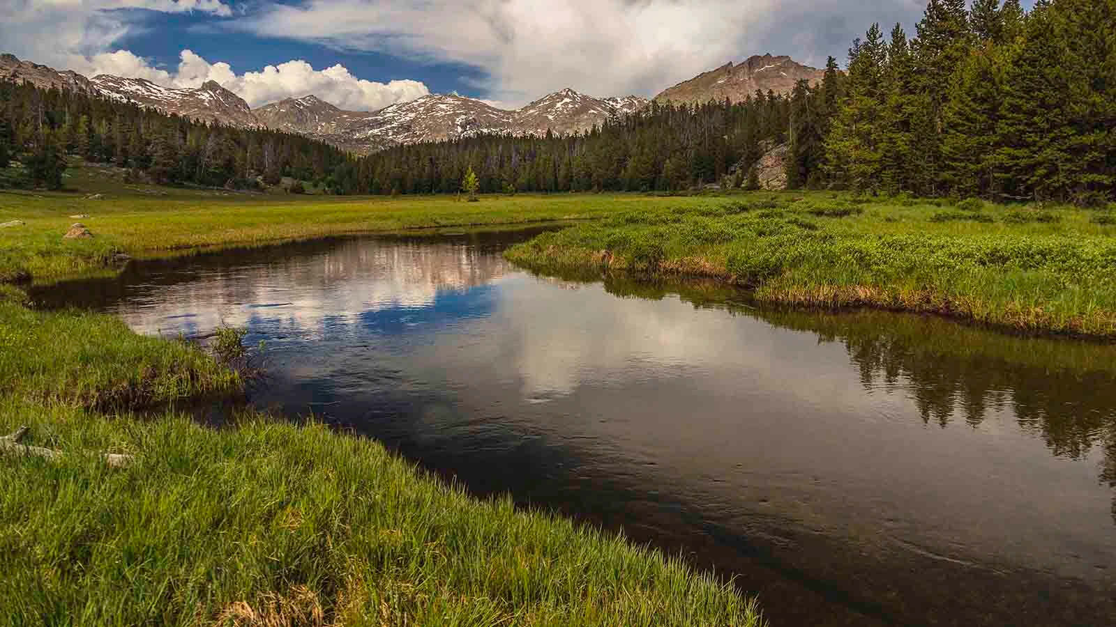 Some of the best views during the hike into Lonesome Lake are along the Big Sandy River, at the southern end of the Wind River Range mountains.