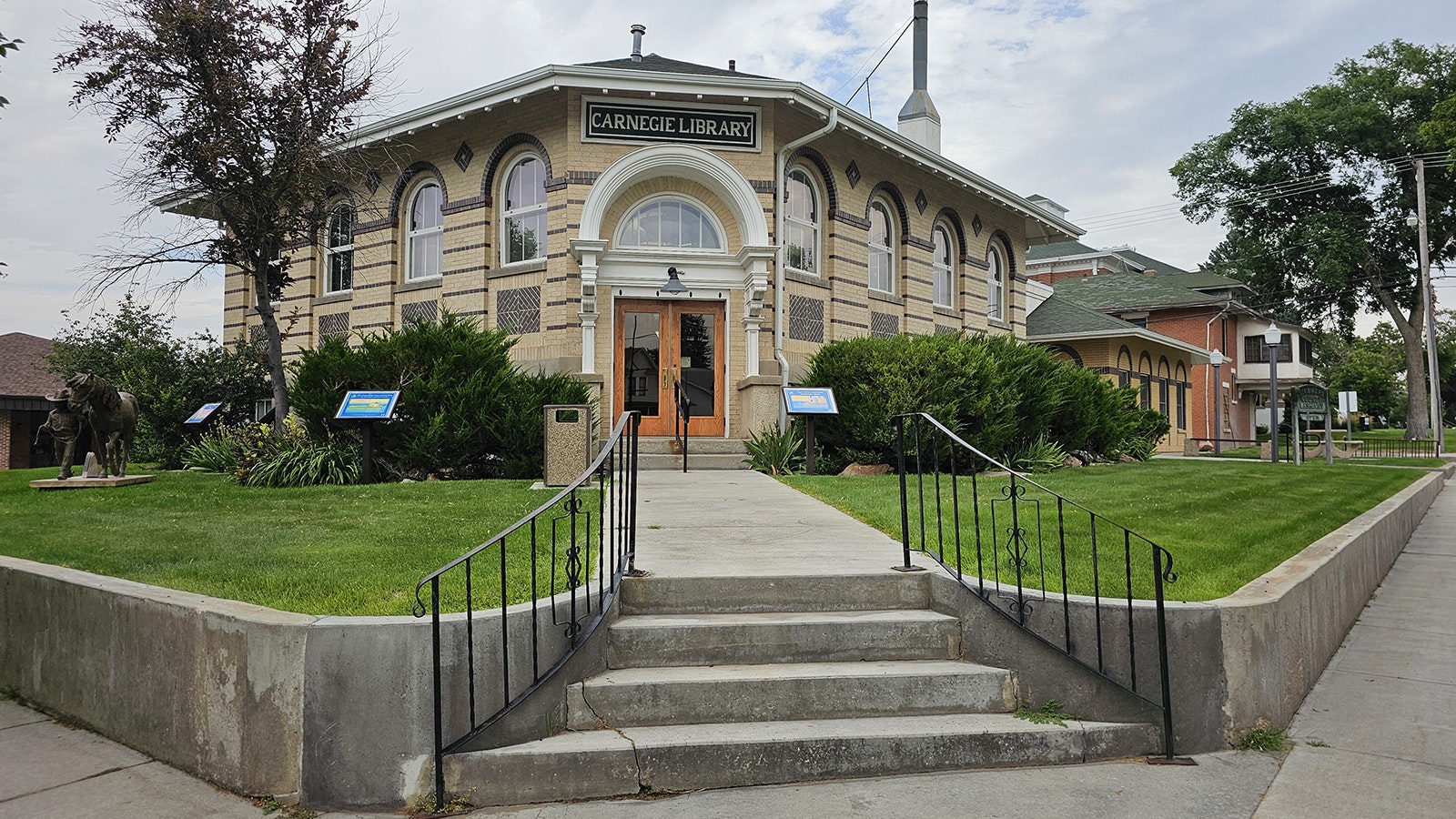 Exterior of the Niobrara County Library in Lusk.