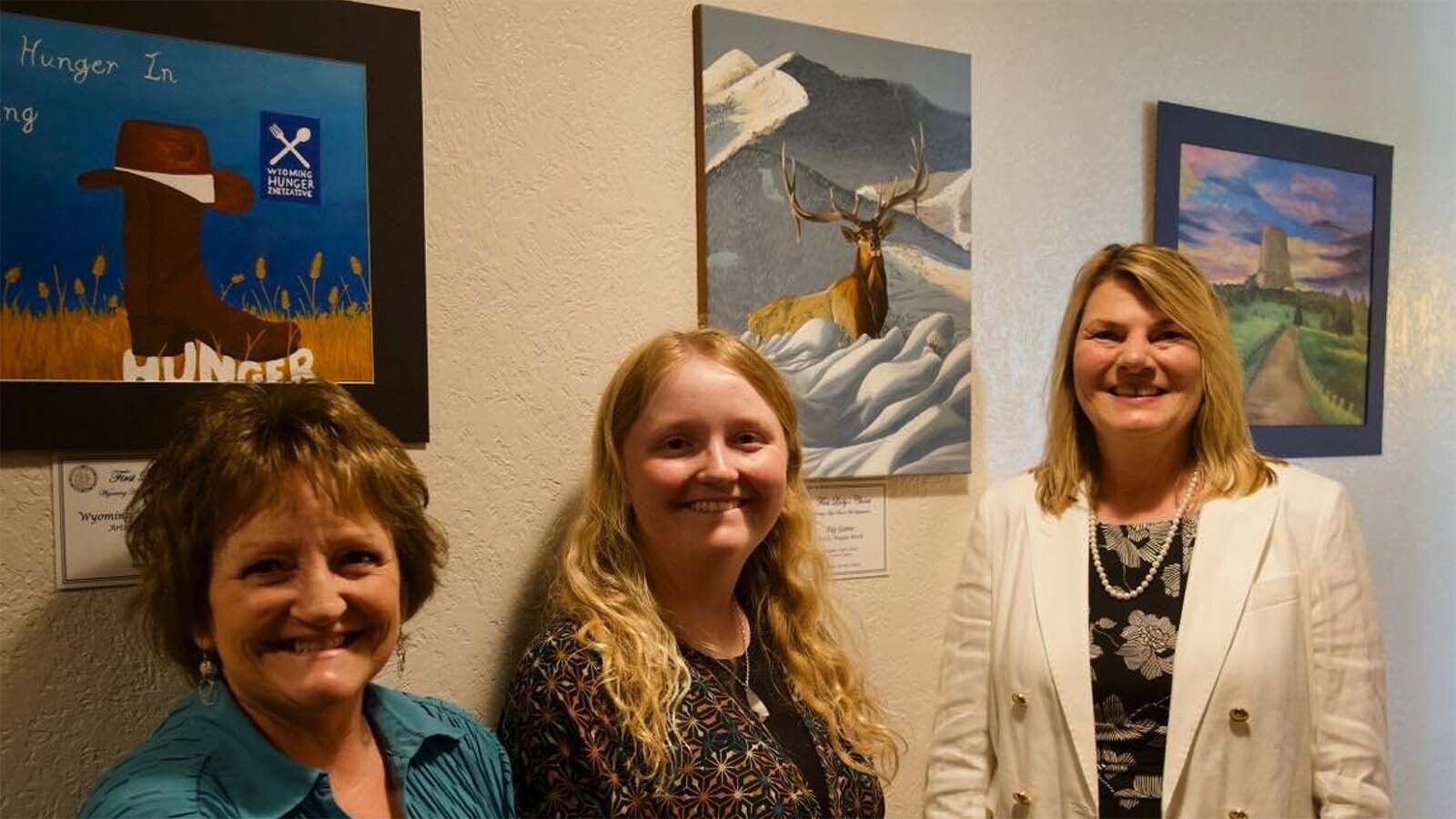 From the days she could pick up a pencil and a piece of paper, Maggie Booth’s love for horses — and drawing them and other animals — has been a consuming passion. Her stunning wildlife art is already turning heads and winning awards.