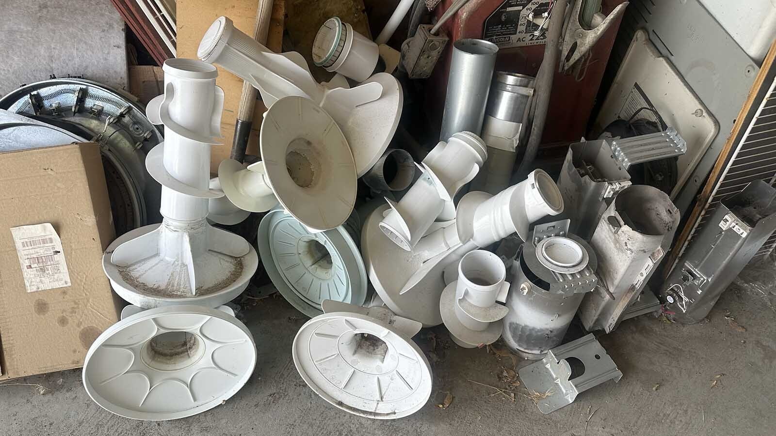 Although he still does house calls, 87-year-old Martin Andreen of Thermopolis, Wyoming, prefers to have people bring their appliances to him. He has all the spare parts he usually needs to get the job done. However, it involves a specialized circuit board or part, Andreen will order one in.