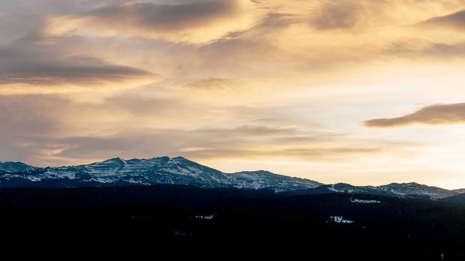 The sun sets over Meadowlark Ski Resort.