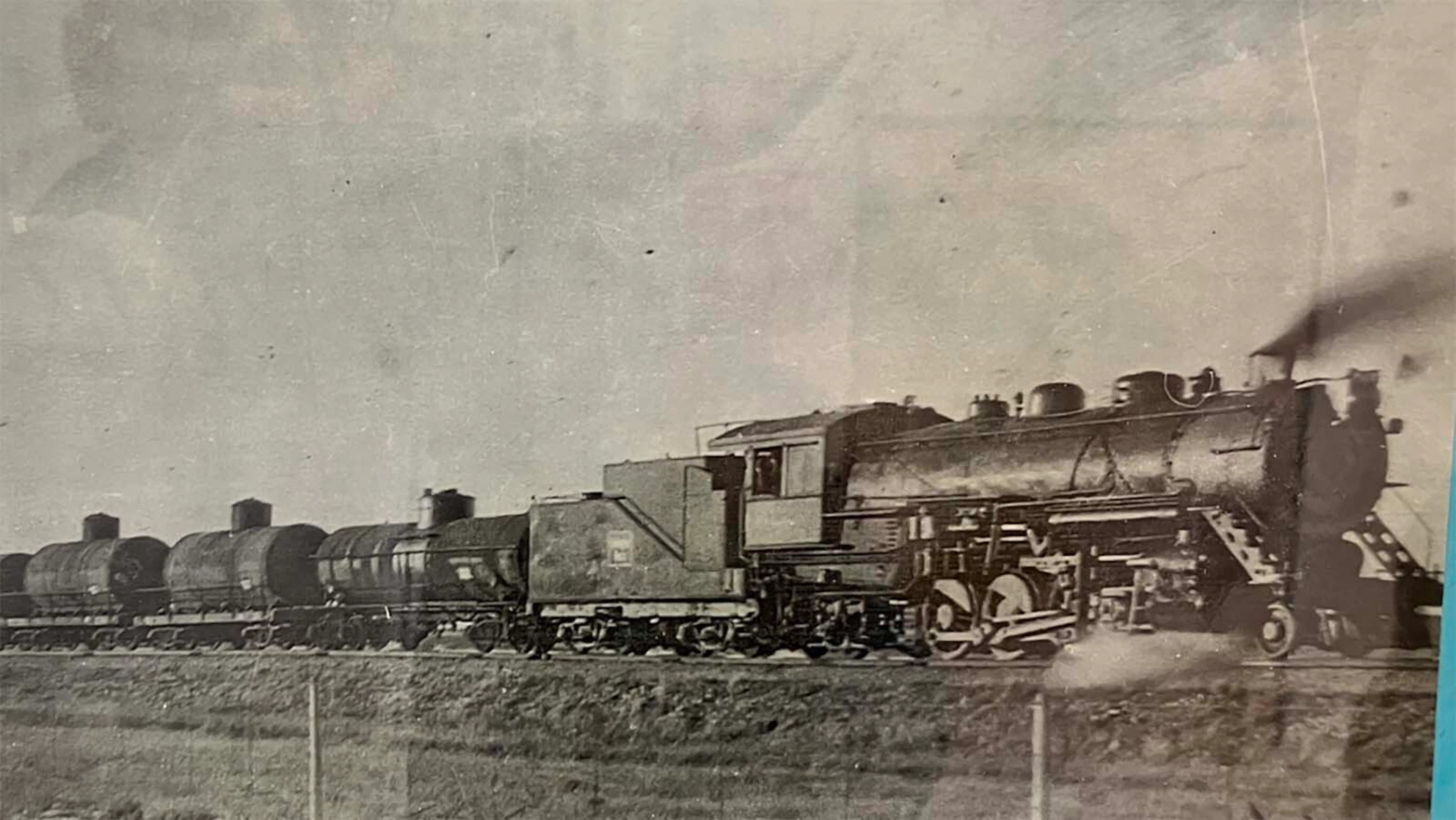 Oil Ranch Train Once Wyoming’s Premier Oil Patch, Midwest Has Nation’s Richest 80 Acres ...