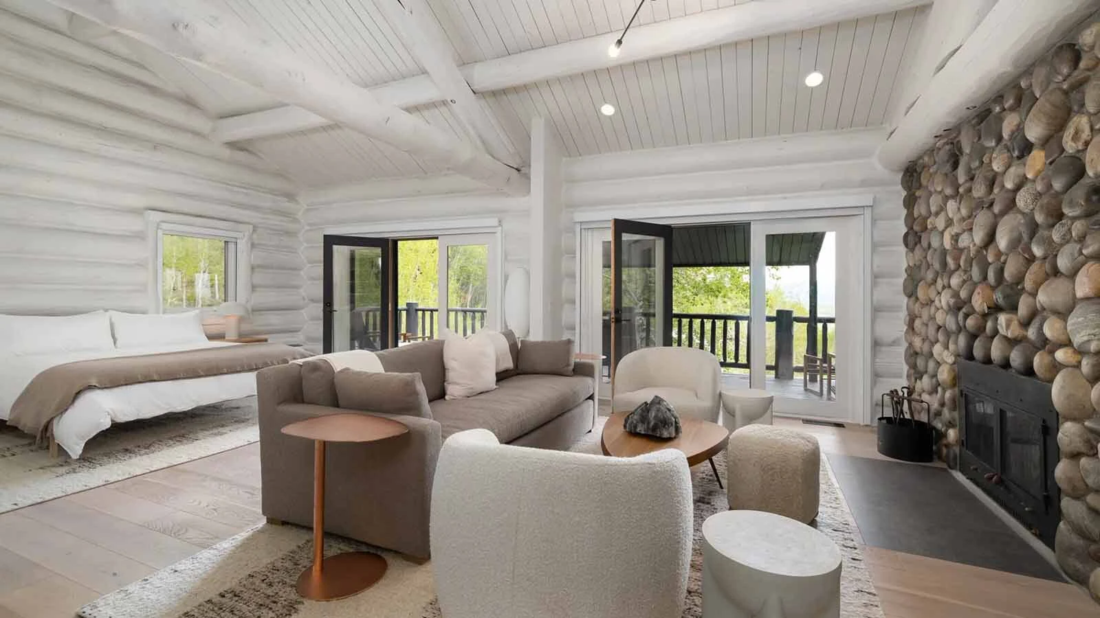After 14 months on the market, the 558-acre Miner Creek Ranch near Bondurant wasn't moving closer to a sale, even after dropping the listing price from $20 million to $15 million. When the ranch was scheduled for a no-reserve auction, that spurred a frenzy of interest that resulted in a preemptive offer to buy the ranch before the auction could be held.