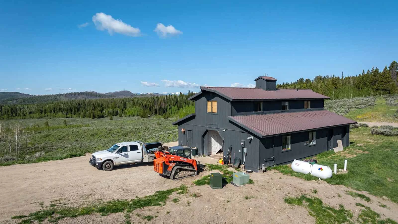 After 14 months on the market, the 558-acre Miner Creek Ranch near Bondurant wasn't moving closer to a sale, even after dropping the listing price from $20 million to $15 million. When the ranch was scheduled for a no-reserve auction, that spurred a frenzy of interest that resulted in a preemptive offer to buy the ranch before the auction could be held.