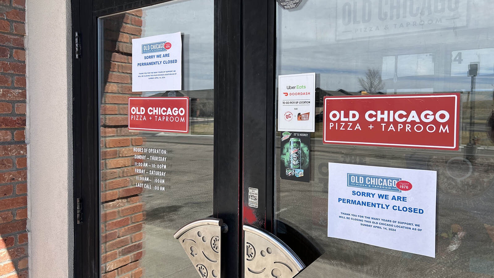 The Old Chicago restaurant in Cheyenne abruptly and permanently closed Sunday night. Signs on the front doors Monday inform customers.