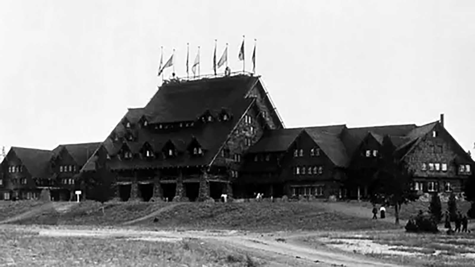 Old Faithful Inn in 1912.