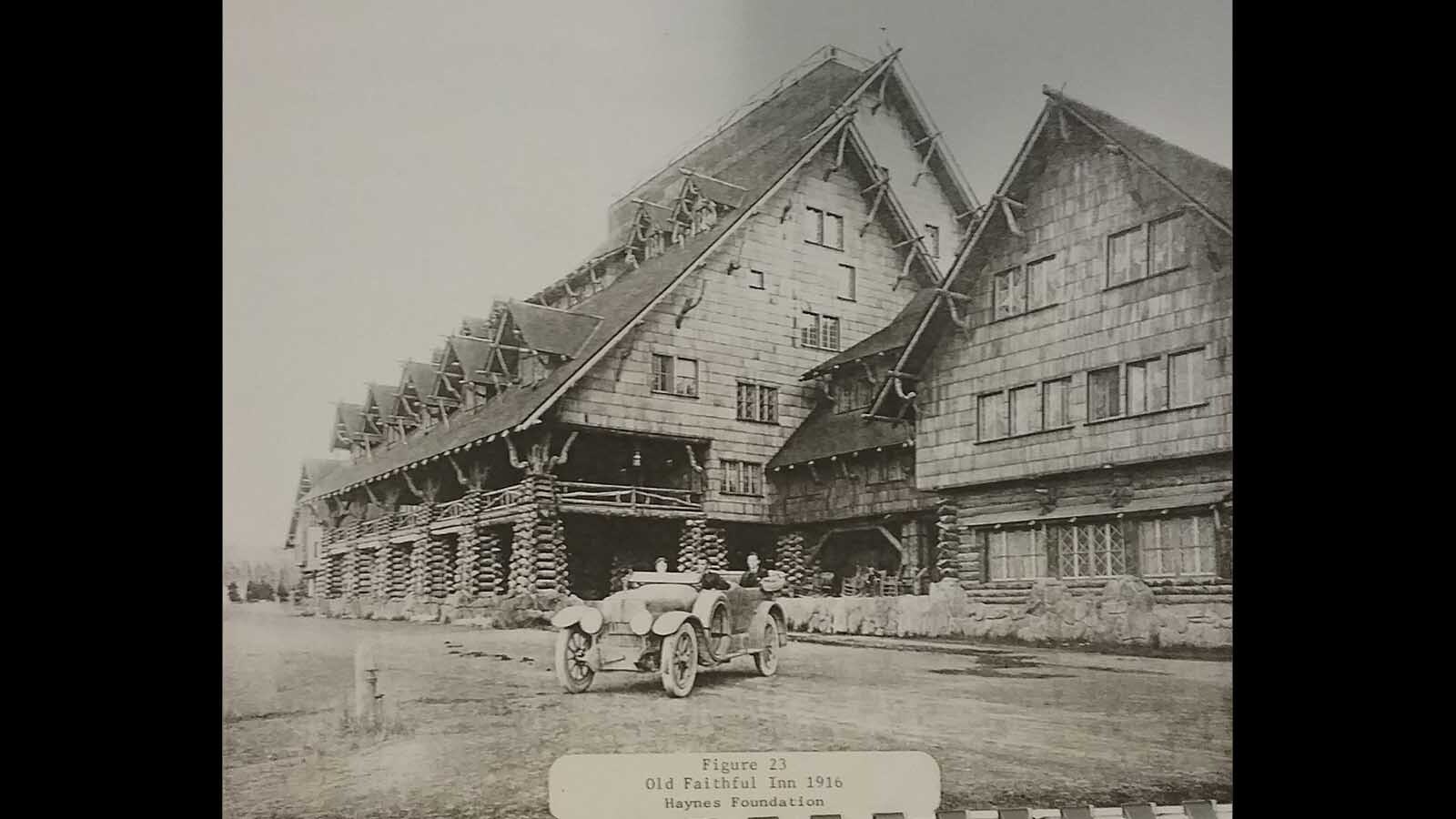 Old Faithful Inn in 1916, the second season cars were allowed to drive up to the inn.