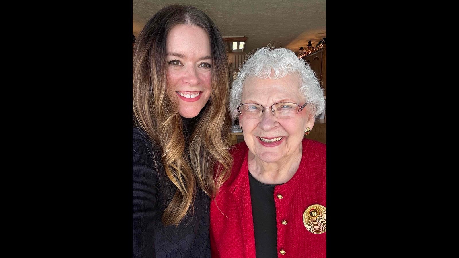 Nebraska journalist Colleen Williams and Lois Jurgens.