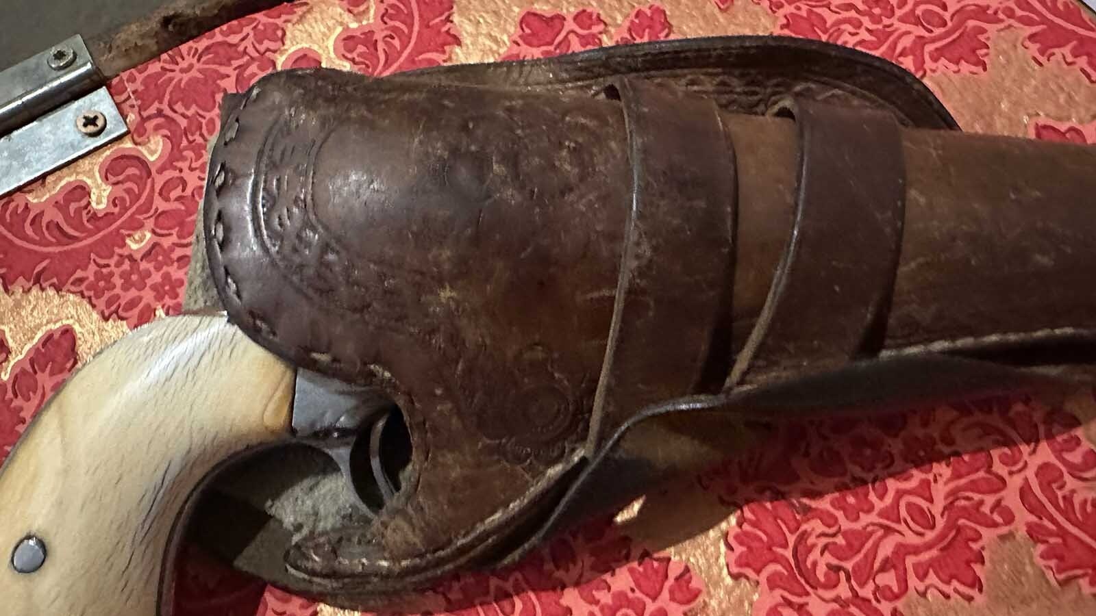 Tom Neiwirth, grandson of Deputy Sheriff Sam Swanner, was given a Colt six-shooter by his sisters. It was his grandfather’s gun and history points to the gun once belonging to George Spencer, a horse thief killed in 1892. It is not known if the holster was Spencer’s or one that Swanner had.