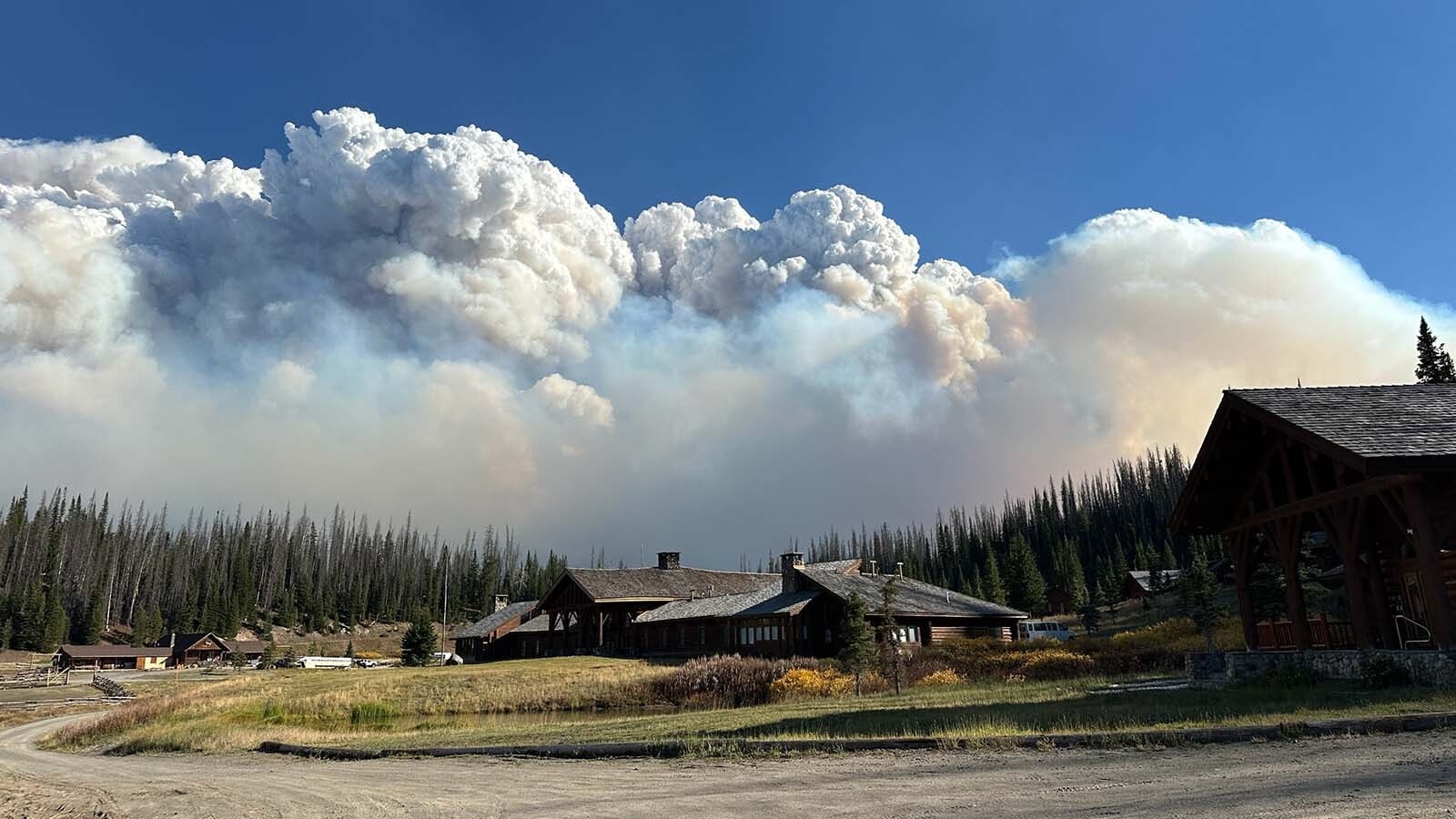 It may seem like deja vu for folks at the Brooks Lake Lodge and surroundings areas as a huge plume of smoke rises from the nearby Pack Trail Fire, which blew up to nearly 20,000 acres overnight Sunday.