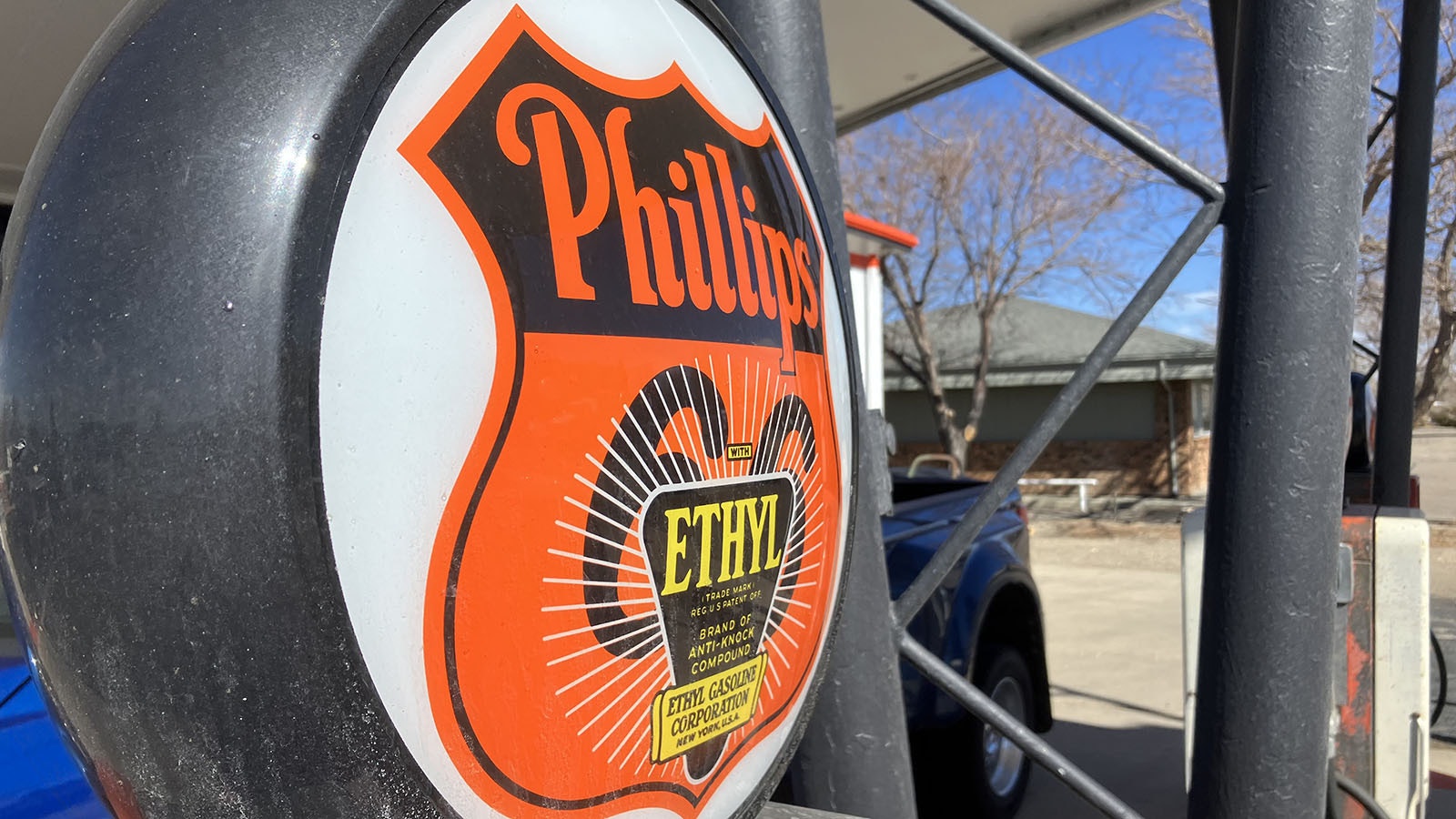 A pump head shows the Phillips 66 logo and colors that existed from 1930-1959.