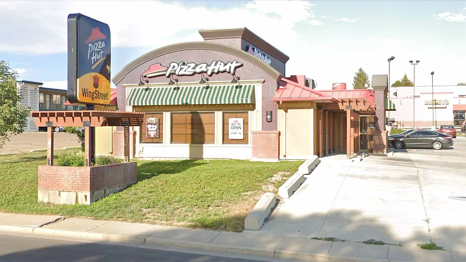 The Pizza Hut restaurant on Gateway Boulevard in Rock Springs, Wyoming.