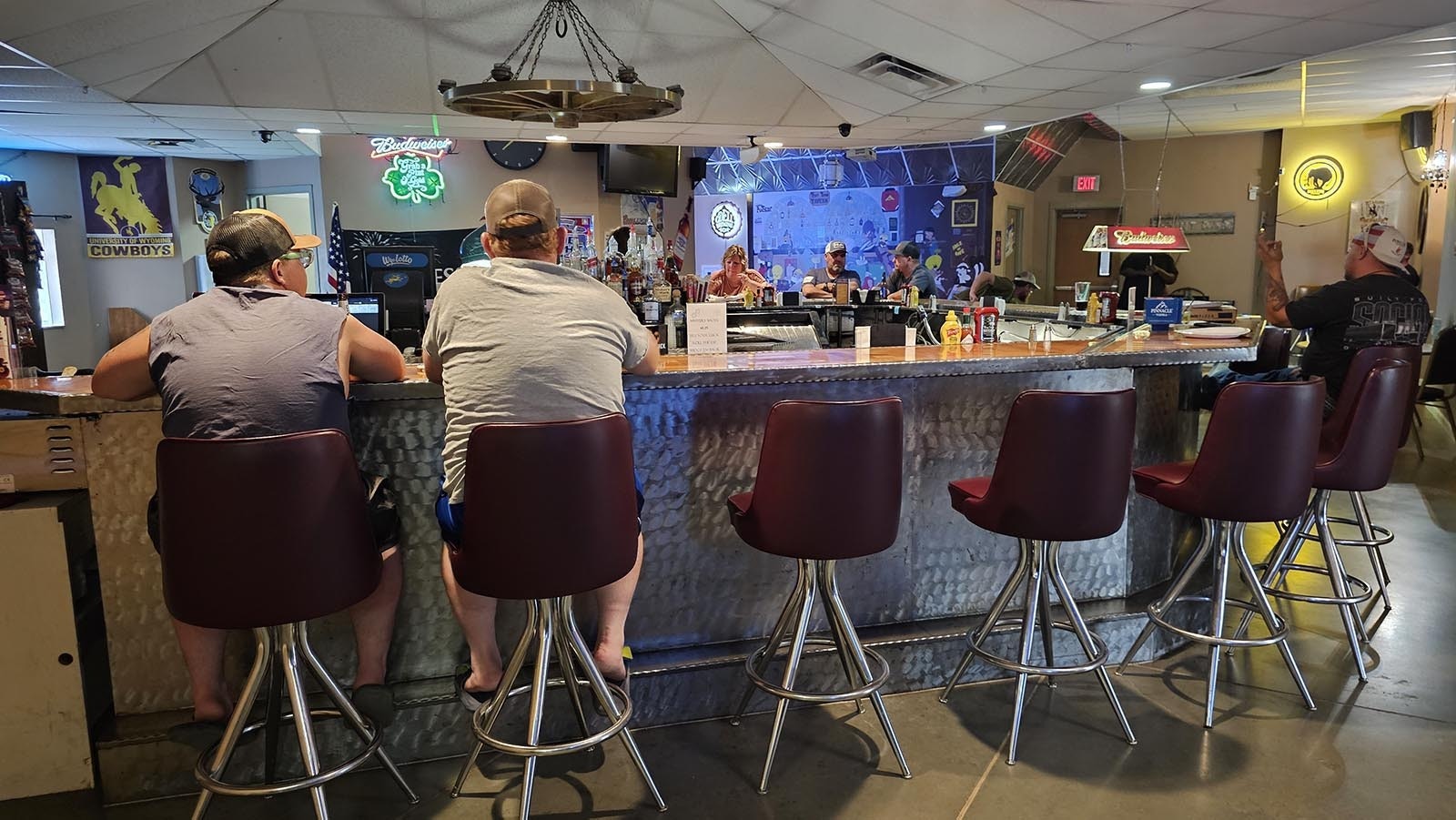 Point of Rocks Conoco includes a bar, as well as a small cafe.