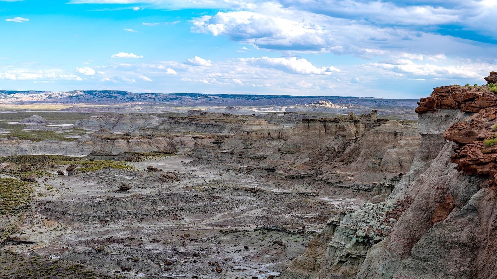 Skull Creek Rim in Wyoming's Red Desert.