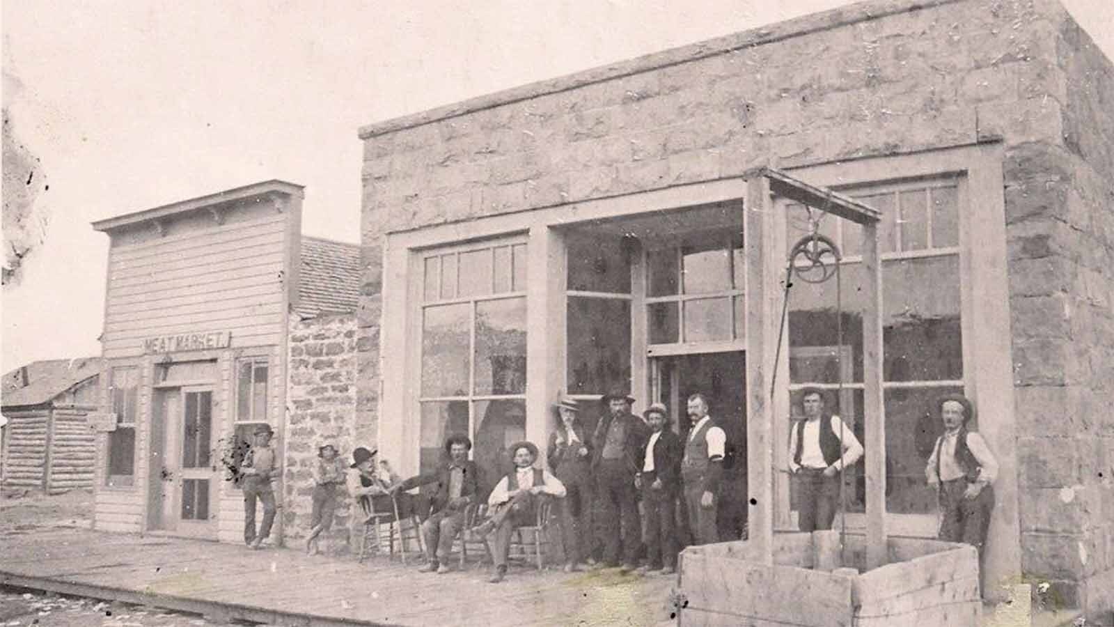 The Skinner Saloon, know also as the Hole-in-the-Wall Saloon, was located on the South East corner of 5th St. and Arapahoe Street in Thermopolis, circa 1908. In 1967, actor Robert Redford visited the saloon while he was preparing for his role as Sundance in the upcoming “Butch Cassidy and the Sundance Kid.”