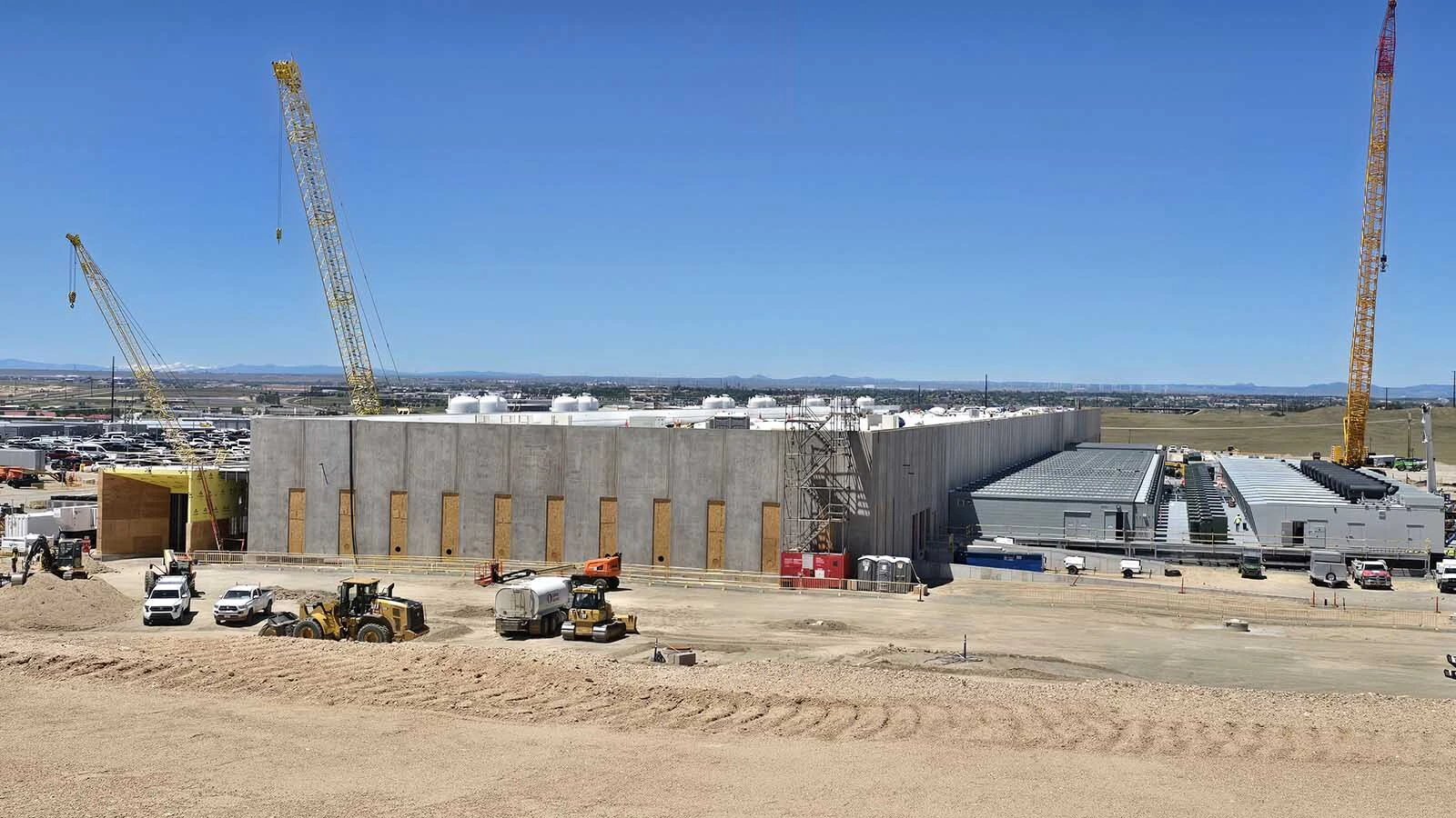 Wind gusts punctuated a tour of Related Digital’s Cheyenne data center this past week, an inside look at the $1.2 billion campus. “We need to make sure that our data is better, stronger, and more efficient than anywhere else,” said Gov. Mark Gordon.