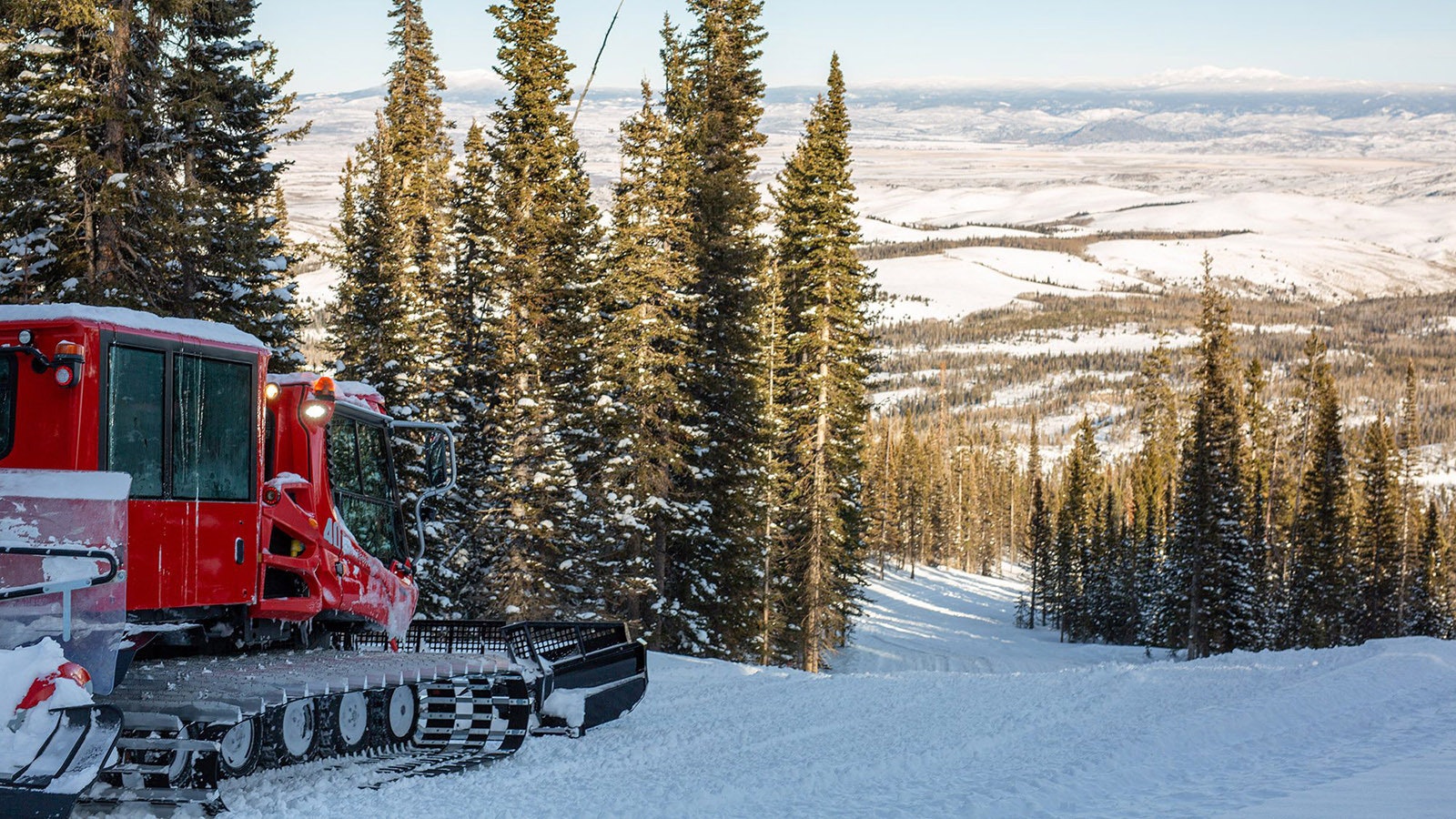 Green Mountain, the private ski area at the Lodge and Spa at Brush Creek Ranch, offers a five-star private snow sports experience.