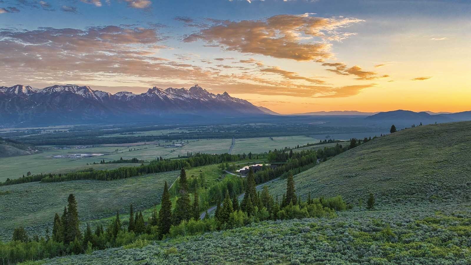 Jackson caps habitable space on a given property at 8,000 square feet. But at $40 million, Riva Ridge Reserve far exceeds that. Grandfathered entitlements mean its 18,378 square feet of living space are something you couldn’t build today.