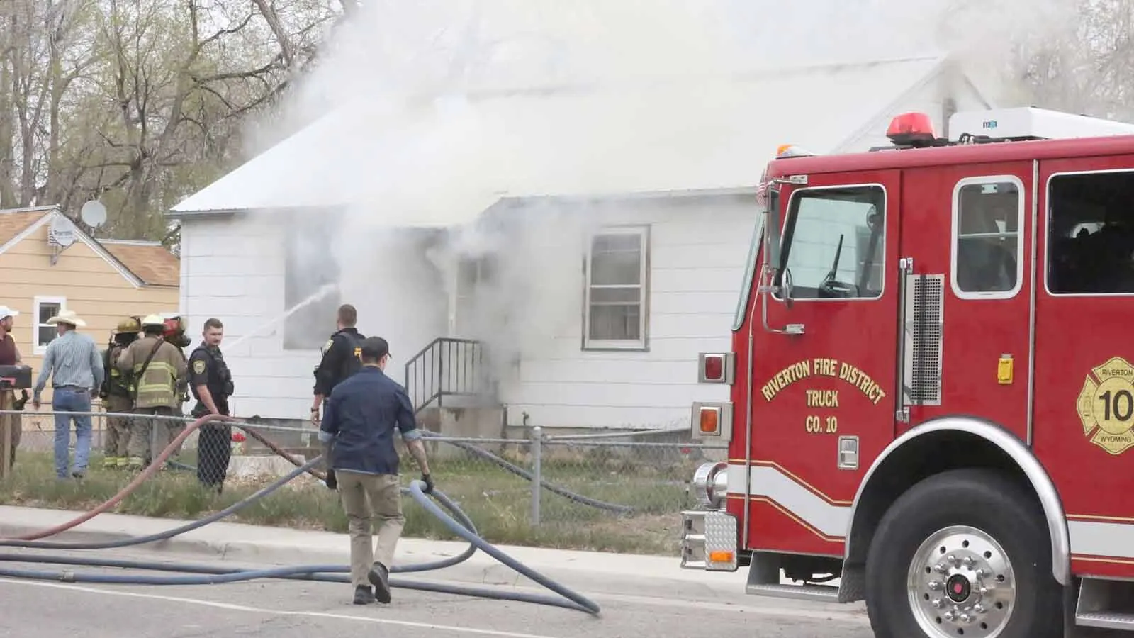 The fast actions of some Riverton good Samaritans are being credited for rescuing two children from a Thursday house fire that left one person dead and two people critically hurt. “There are many heroes who live amongst us,” said the city’s police chief.