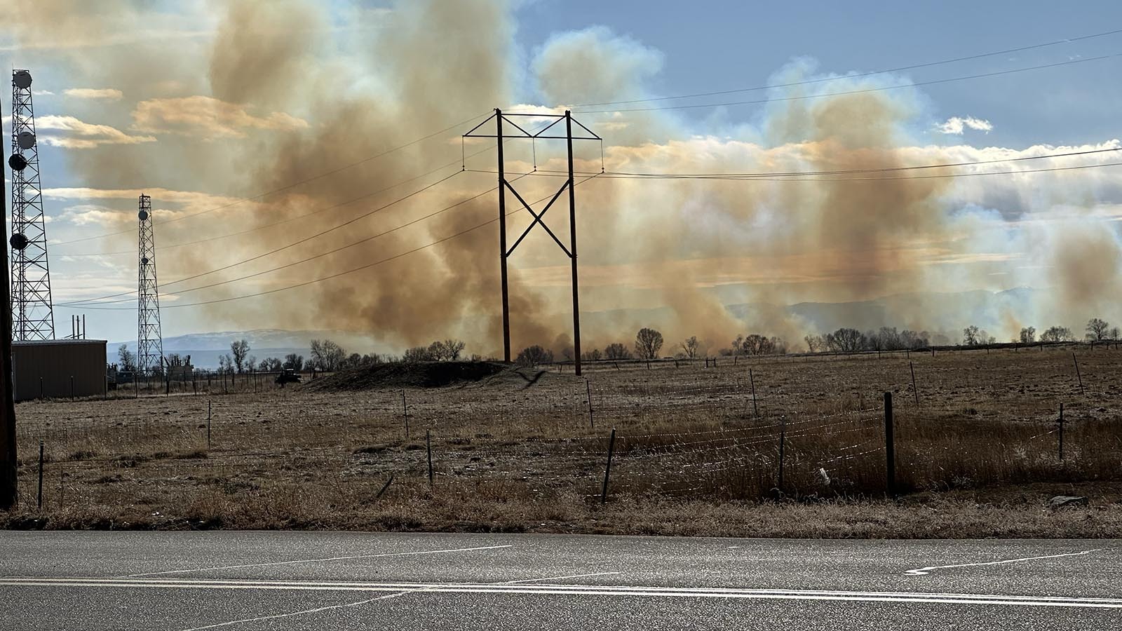 A growing wildfire just south of Riverton reported Saturday afternoon has jumped the Wind River and has prompted an immediate evacuation order for residents in its path. The fire is well over 100 acres and in an area near houses.