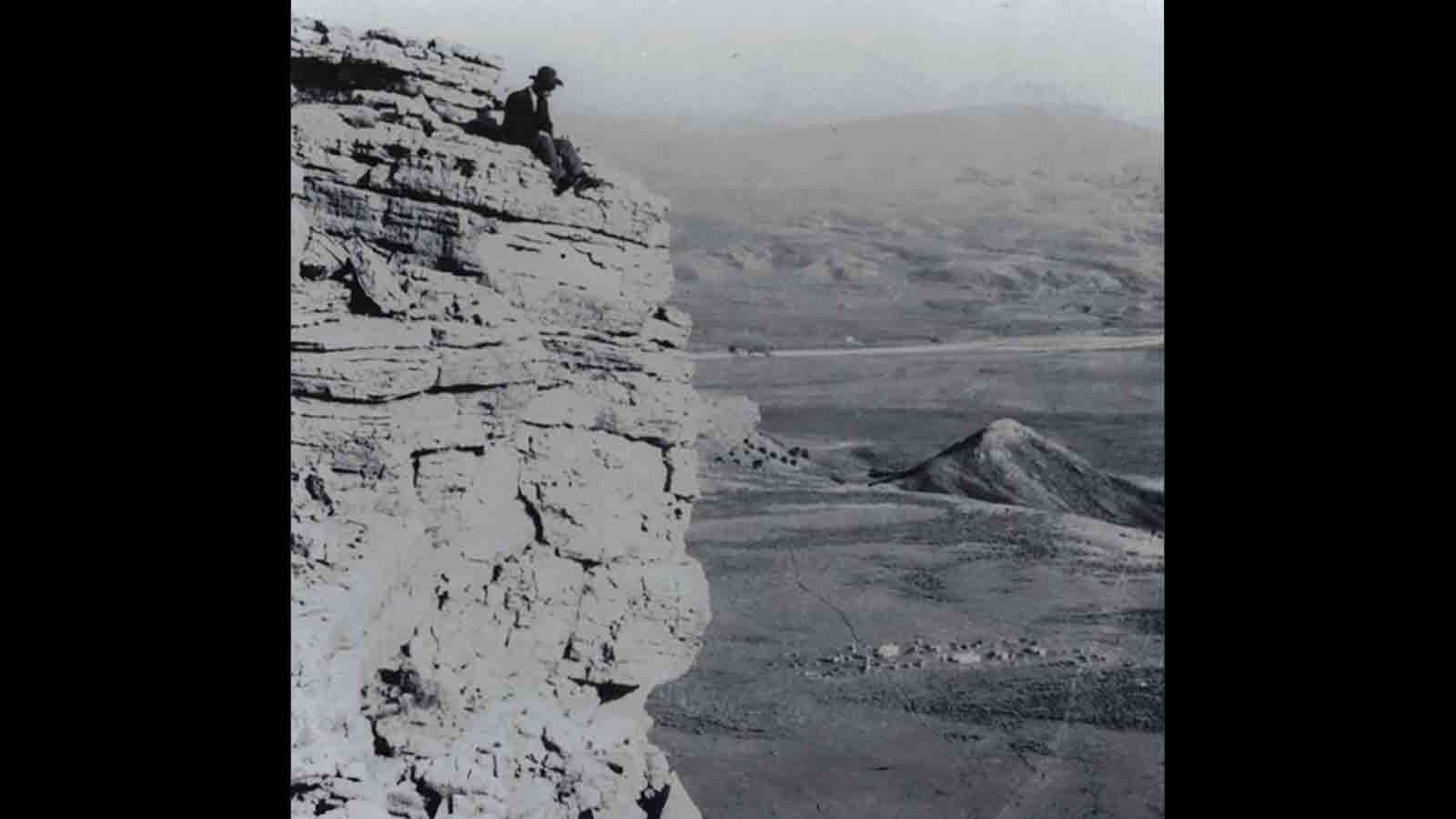 Roundtop Mountain in Thermopolis, Wyoming has been a favorite hike for outdoor enthusasists for over 100 years. It is also the site of an ancient battle that happened in the 1700s.
