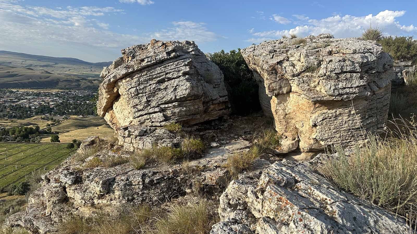 The dolomite boulders on top of Roundtop Mountain in Thermopolis, Wyoming, may have been used for protection in a battle. In the the 1880s, early pioneers say that they found evidence, including a breastwork, of a battle that occurred on the summit of Roundtop. They believe that’s where white men fought a much larger force of enemy soldiers.