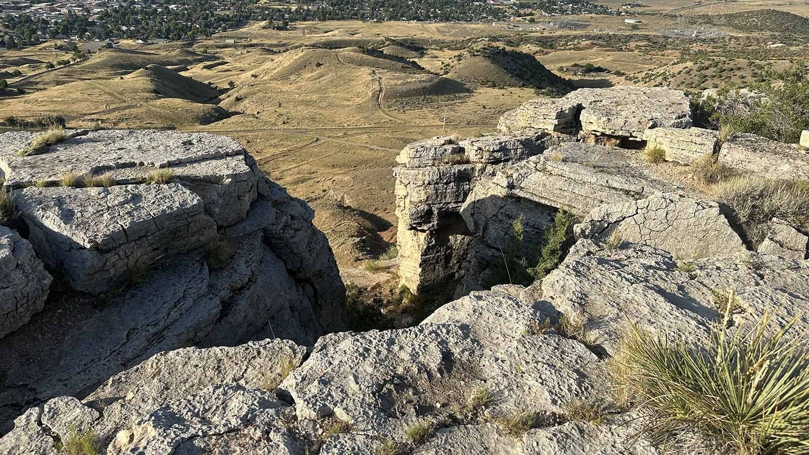 The dolomite boulders on top of Roundtop Mountain in Thermopolis, Wyoming, may have been used for protection in a battle. In the the 1880s, early pioneers say that they found evidence, including a breastwork, of a battle that occurred on the summit of Roundtop. They believe that’s where white men fought a much larger force of enemy soldiers.